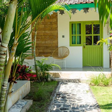 La Roja Bungalows Batununggul 外观 照片